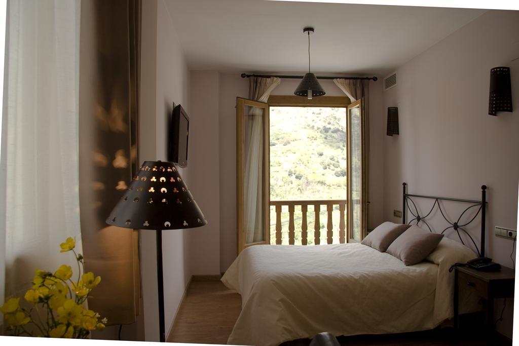 Estrella De Las Nieves Pampaneira Room photo